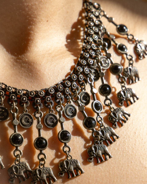 Collar elefantes y turmalinas - comprar online