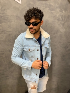 jaqueta jeans destroyed pelucia na gola-azul clara - store95