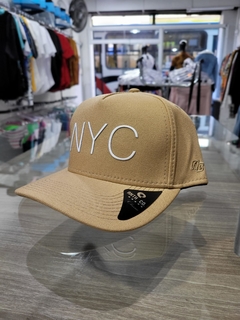 boné NYC anth.co snap back caramelo