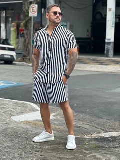 Conjunto Listrado Camisa e Shorts