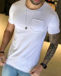 camiseta manga curta corte a fio bolso- m art