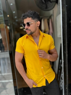 Camisa Slim Fit - Amarela na internet