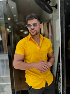 Camisa Slim Fit - Amarela