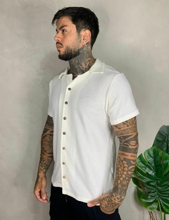 Camisa Premium Botão de Madeira na internet