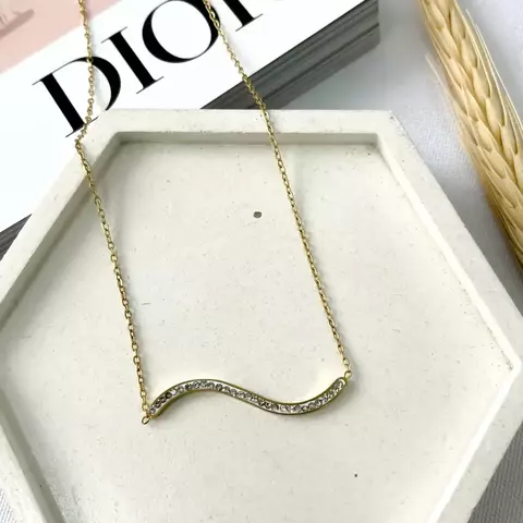 Colar curva cravejada aço inoxidável