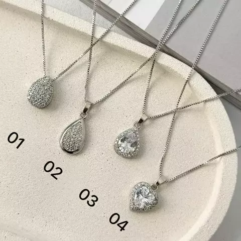 Colar veneziana com pingente cravejado prata