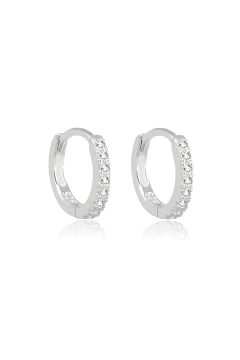 Brinco de prata cravejado de 10MM unissex, modelo de argola com detalhes brilhantes.