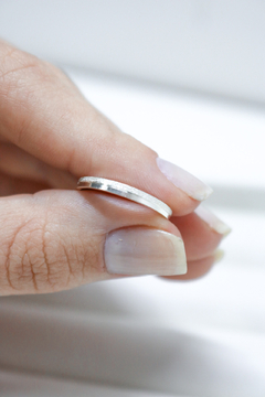 Aliança Minimalista Stella 2MM de Namoro - PRATA 950 - comprar online