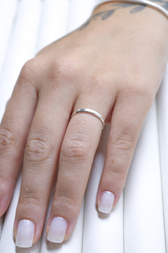 Aliança Minimalista Diana 2MM de Namoro - PRATA 950 na internet
