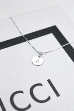 COLAR INICIAL MINIMALIST