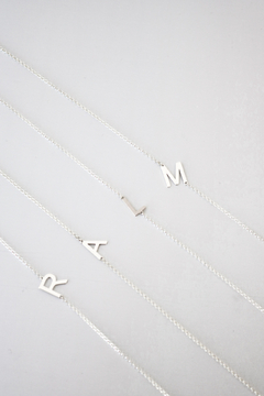 Colar Inicial Side - comprar online