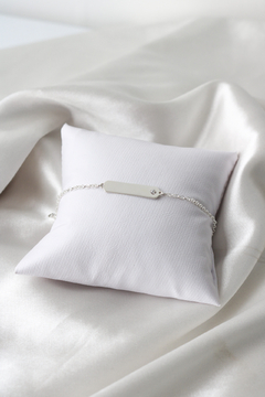 PULSEIRA ENGRAVING BABY PLAQUINHA PONTO DE LUZ - loja online