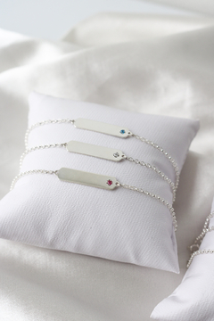 PULSEIRA ENGRAVING BABY PLAQUINHA PONTO DE LUZ