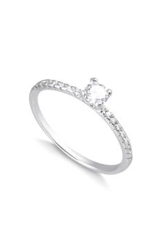 Anel de prata 925 solitário cravejado com pedra central brilhante