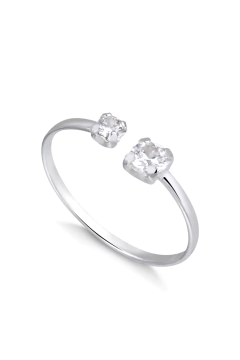 Anel de prata 925 regulável com dois cristais, design fashion e delicado, indicado para quem busca elegância e versatilidade.