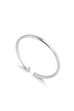 Anel de prata 925 regulável modelo hoop, com design liso e minimalista, ideal para diferentes tamanhos de dedo.