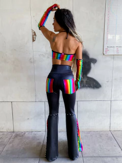 Calça Flare rainbown na internet