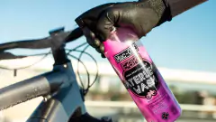 SHAMPOO MUC-OFF WATERLESS WASH - comprar online