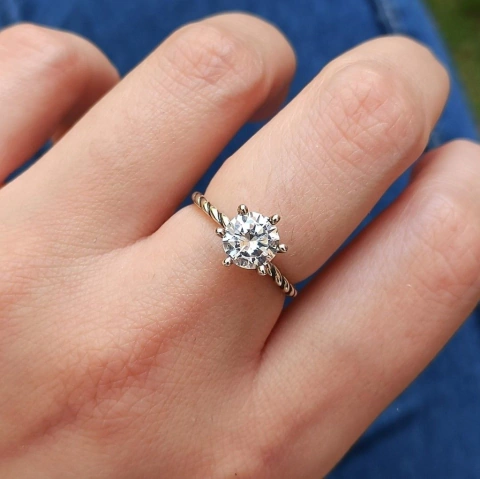 Anel Solitário Aro Torcido Prata 925