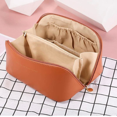 Necessaire Rose of no man’s land na internet