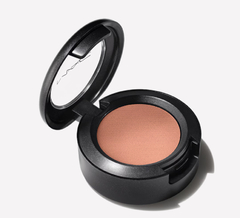 Sombra para os olhos cor: Soft Brown - MAC - Store Samara Lima Make Up