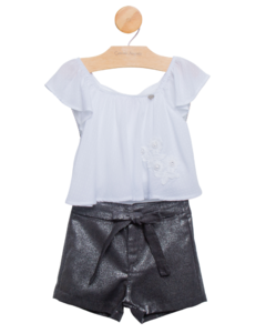 Conjunto de batinha com short em linho com faixa na cintura