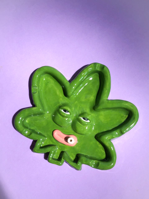 Cinzeiro/incensario Maria Juju