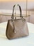 BOLSA GRANDE LISA LACE LORE COM FERRAGEM DOURADA - CAQUI