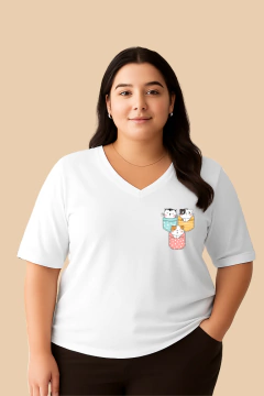 T-shirt Estampada Gatinhos Decote V | Camiseta Feminina Plus Size de Algodão - comprar online