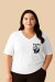 T-shirt Estampada Capivara Simpática por Natureza Decote V Branco | Camiseta Feminina Plus Size de Algodão - comprar online
