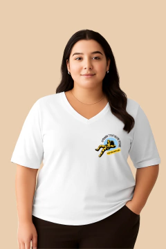 T-shirt Estampada Astronauta Decote V | Camiseta Feminina Plus Size de Algodão - comprar online