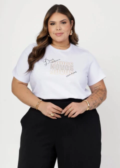 Camiseta Feminina Deus Escreve Novos Começos | Plus Size Luxo