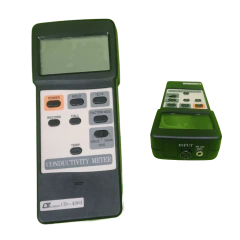CONDUTIVÍMETRO PORTÁTIL COM CIRCUITO MICROPROCESSADOR QUE PERMITE LEITURA DE CONDUTIVIDADE E DE TEMPERATURA, ASSEGURANDO ALTA PRECISÃO, DESIGNADO PARA USO EM CAMPO – MODELO CD-4303