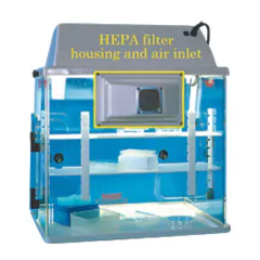 CABINE PCR/DNA, ILUMINAÇÃO INTERNA E LÂMPADA UV, COM VIDRO PROTETOR FRONTAL E FILTRO HEPA, ÁREA INTERNA 597X432X530MM - comprar online