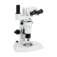 ESTÉREO MICROSCÓPIO TRINOCULAR COM ZOOM AUMENTO MÁX 384X ILUMINAÇÃO DIASCÓPICA E EPISCÓPICA POR LÂMPADA "LED"