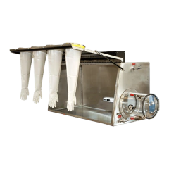 CÂMARA (GLOVE BOX) EM AÇO INOXIDÁVEL, 1157 LITROS, PARA 2 OPERADORES, COM CÂMARA DE TRANSFERÊNCIA, PORTA FRONTAL, 4 LUVAS, DIMENSÕES INTERNAS 1520 X 960 X 790 MM – MODELO 819-SS/GBB - comprar online