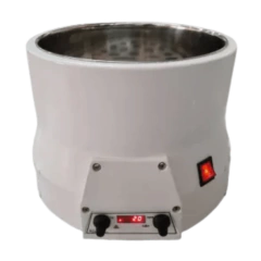 BANHO MARIA ANALÓGICO, COM AGITAÇÃO MAGNÉTICA, TEMPERATURA CONTROLÁVEL DESDE 50ºC ATÉ 120ºC, CAPACIDADE 4,5 LITROS, CUBA INTERNA EM AÇO INOX NO FORMATO REDONDO, SEM TAMPA, 220V – MODELO 005552