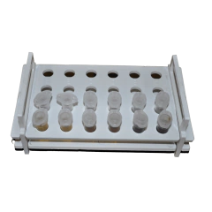 ESTANTE PARA 24 MICROTUBOS DE 1,5 ML EM POLICARBONATO, COR BRANCA