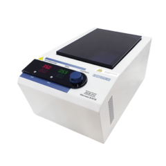 BANHO SECO DIGITAL, SEM AGITAÇÃO, SOMENTE AQUECIMENTO DE 5ºC ACIMA DA TEMPERATURA AMBIENTE ATÉ 150ºC, CAPACIDADE PARA 2 BLOCOS, COM TIMER, EQUIPADO COM DOIS BLOCOS, UM PARA 48 MICROTUBOS DE 1,5 ML E UM PARA 1 MICROPLACA PCR 96 POÇOS - MODELO: ALB-H2-1J-IC