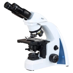 MICROSCÓPIO BIOLÓGICO TUBO BINOCULAR ARTICULÁVEL, AUMENTO 1500X COM 05 OBJETIVAS PLANACROMÁTICAS ÓTICA INFINITA (IOS) CORRIGIDAS 4X/10X/20X/40X/100X, ILUMINAÇÃO POR LÂMPADA "LED", 3 WATTS, CENTRALIZAÇÃO PELO SISTEMA "KOHLER" COM INTENSIDADE REGULÁVEL - MODELO IC2100-B5-PLANA-K-1500X-IC