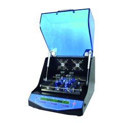 PLATAFORMA PARA AGITAÇÃO DE 12 FRASCOS DE 100/150 ML PARA USO COM AS INCUBADORAS COM AGITAÇÃO MODELOS BIOES60-IC E BIOES60C-IC - CÓDIGO P12-100 - Biosystems Importadora Ltda
