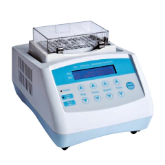 BANHO SECO COM AGITAÇÃO E AQUECIMENTO +5°C ACIMA DA TEMPERATURA AMBIENTE ATÉ 100°C, COM CAPACIDADE PARA 1 (UM) BLOCO, ACEITA TRABALHAR COM MACROTUBOS DE 5ML ATÉ 50ML, MICROTUBOS DE 0,2ML A 2,0ML, MICROPLACAS DE PCR, MICROTITULAÇÃO, ELISA COM 96 POÇOS, BLOCO PARA RESERVATÓRIO DE ÁGUA (TIPO BANHO MARIA)