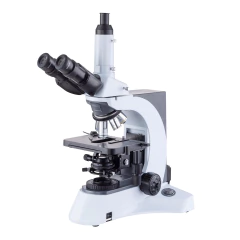 MICROSCÓPIO BIOLÓGICO TRINOCULAR COM AQUECIMENTO NA PLATINA ATÉ 50°C 5 OBJETIVAS PLANA INFINITAS CENTRALIZAÇÃO KOHLER