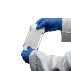 CUBA PARA ELETROFORESE CLÍNICA DE USO COM FITAS DE CELULOSE SECAS ATÉ 24X20CM PARA IDENTIFICAÇÃO QUALITATIVA E QUANTITATIVA DE HEMOGLOBINA, LIPOPROTEÍNA, PROTEÍNAS SÉRICAS E IMUNO FIXAÇÃO (IFE), VOLUME MÁXIMO 360ML - MODELO: CELLAS - Biosystems Importadora Ltda