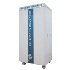 INCUBADORA CO2 DIGITAL COM CAPACIDADE 650 LITROS, COM 3 AGITADORES ORBITAIS EMBUTIDOS, JAQUETA DE AR, SENSOR CO2 I.R., LÂMPADA UV, FILTRO HEPA, JÁ EQUIPADA COM PLATAFORMAS COM GARRAS, PARA FRASCOS 36 X 100 ML, 23 X 250 ML, 16 X 500 ML, 9. X 1000 ML E 4 X 2000 ML – MODELO NB206CXL