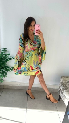 VESTIDO CURTO BOHO MANGA LONGA FUNDO VERDE LIMA na internet