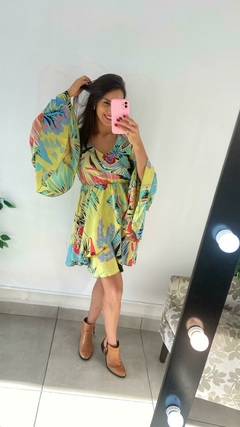 VESTIDO CURTO BOHO MANGA LONGA FUNDO VERDE LIMA
