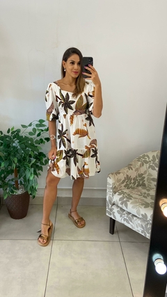 VESTIDO CURTO MANGA INSPIRAÇÃO FARM FUNDO BRANCO - BEM ME QUERO