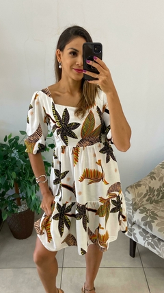 VESTIDO CURTO MANGA INSPIRAÇÃO FARM FUNDO BRANCO - comprar online
