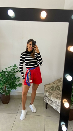 BLUSA MODAL - MANGA LONGA - LISTRADA PRETA E BRANCA COM DETALHE OMBRO na internet